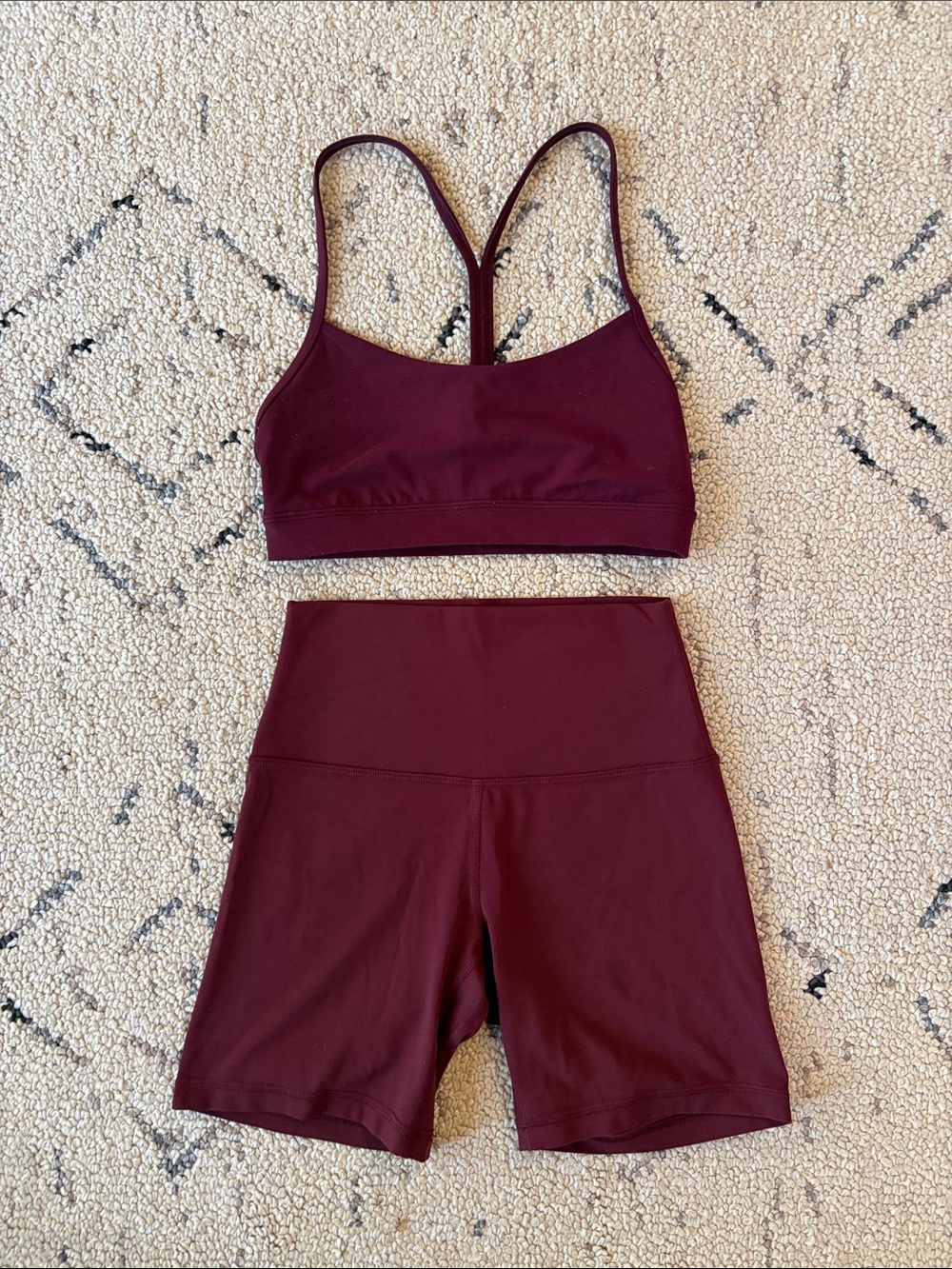 Lululemon set bra 6 / shorts 4 Red Merlot